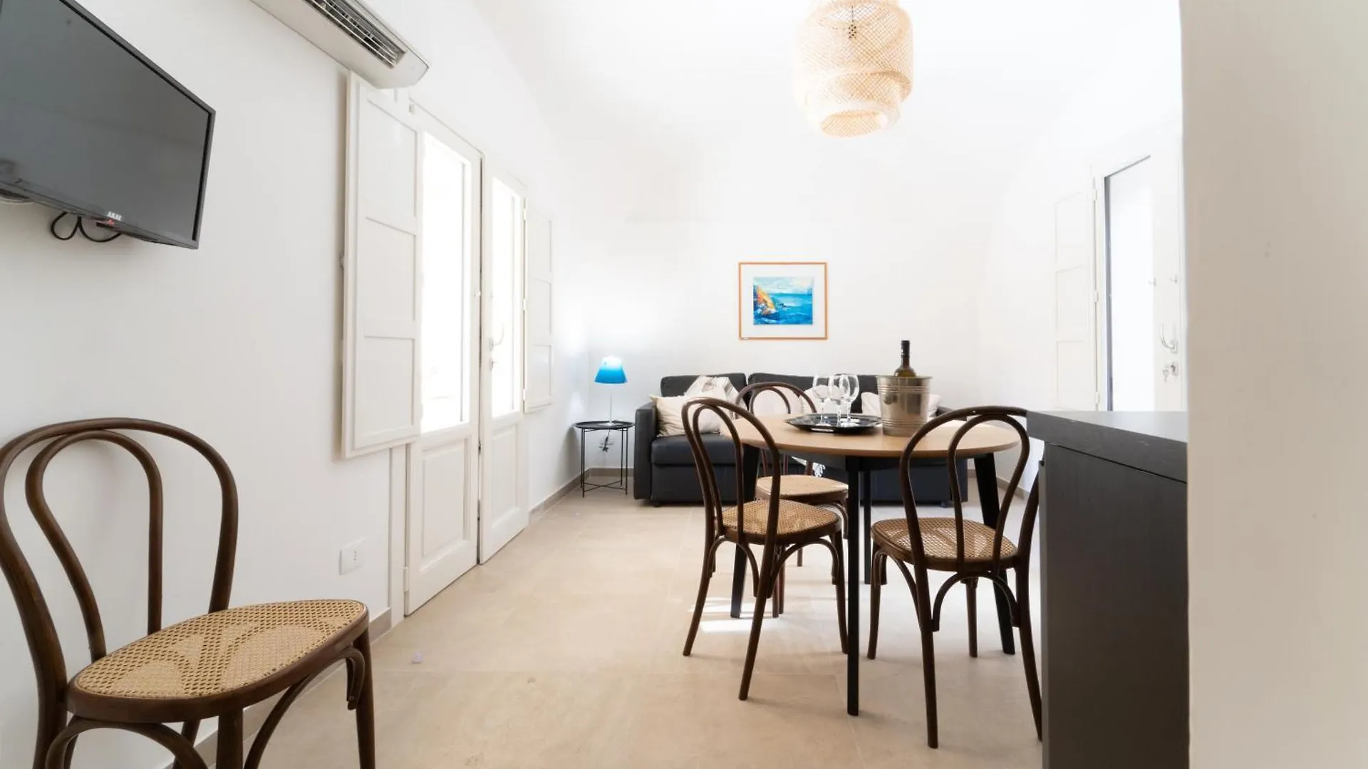 Cave Bianche Apartments Фавиньяна